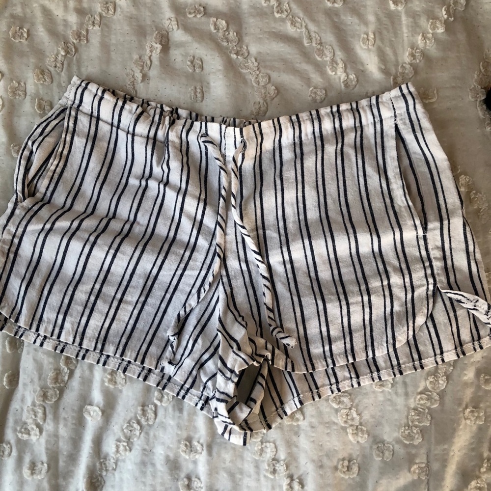 Brandy Melville Striped Shorts🌼